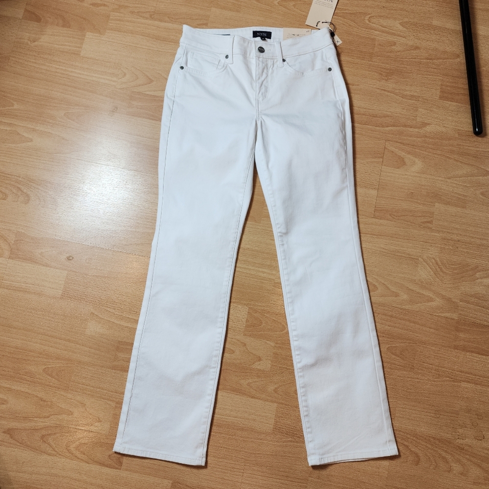 NWT NYDJ Marilyn Straight White Jeans Stretch Denim Size 4P Lift Tuck Technology